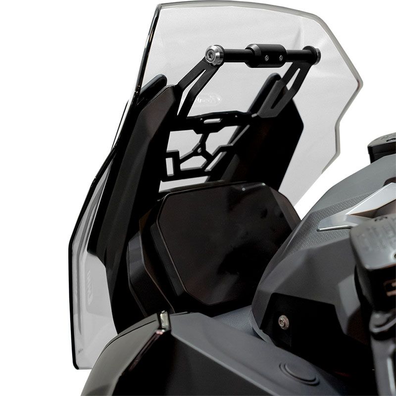 Navigation expansion bracket