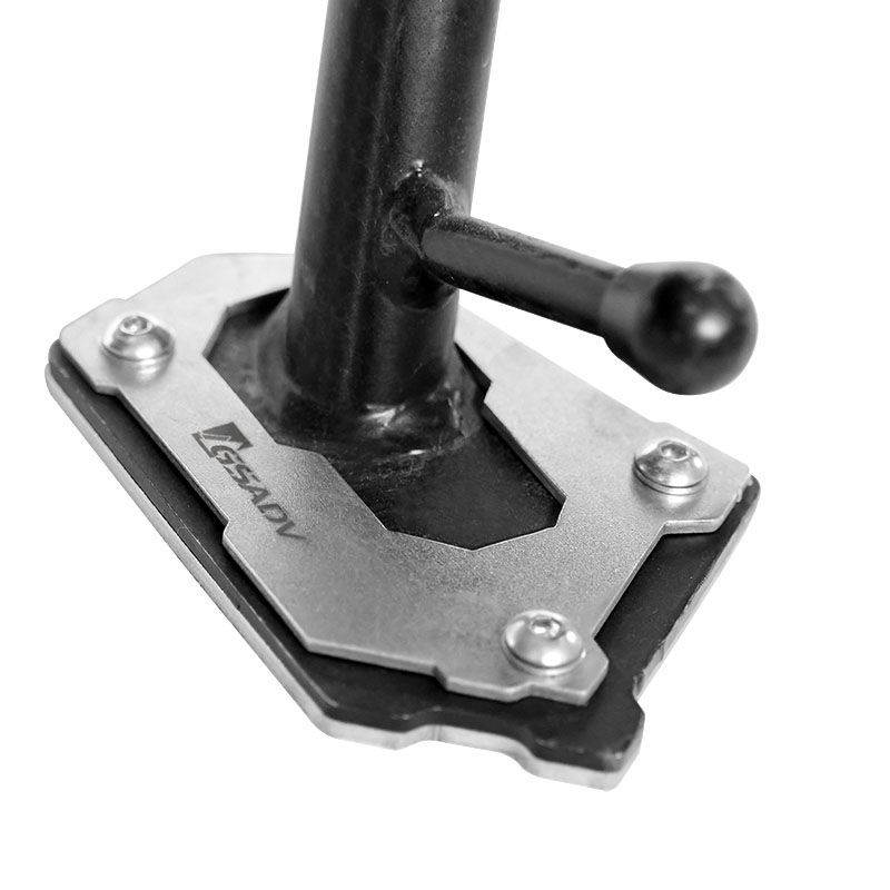 The sole of the side kick is enlarged