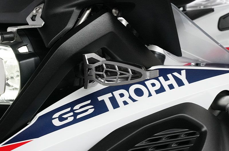 Front turn signal protection