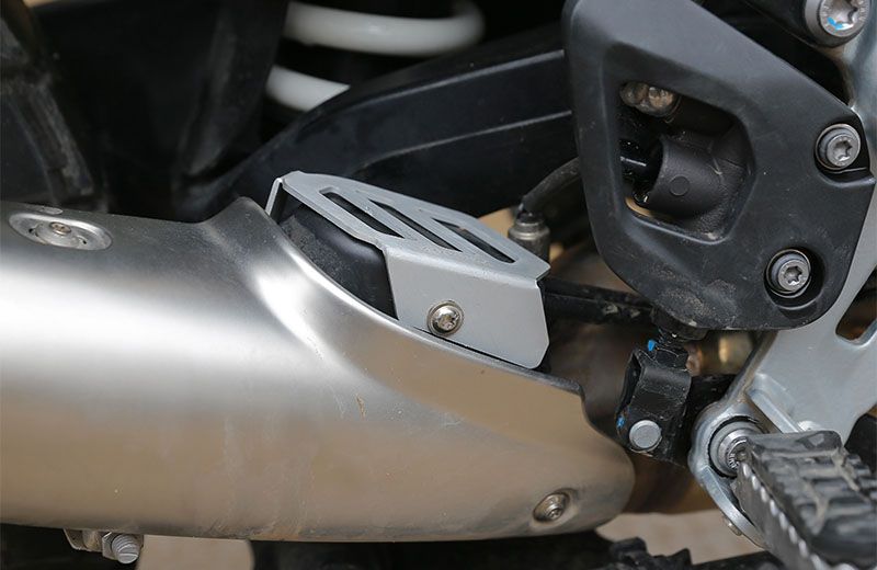 Exhaust valve protection