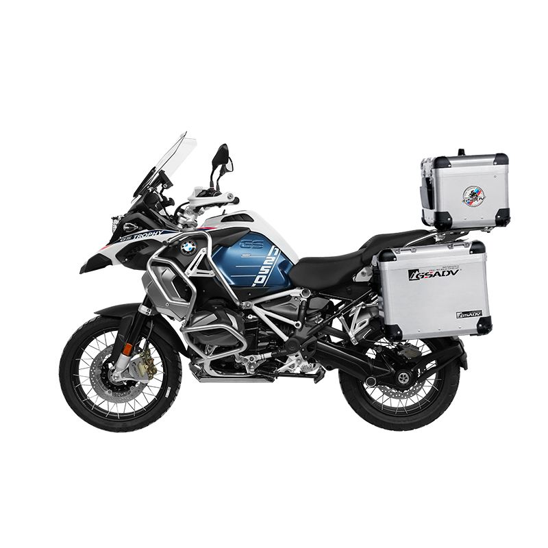 Three silver cases of zing style