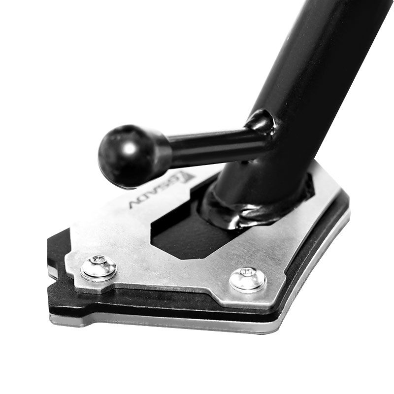 The sole of the side kick is enlarged