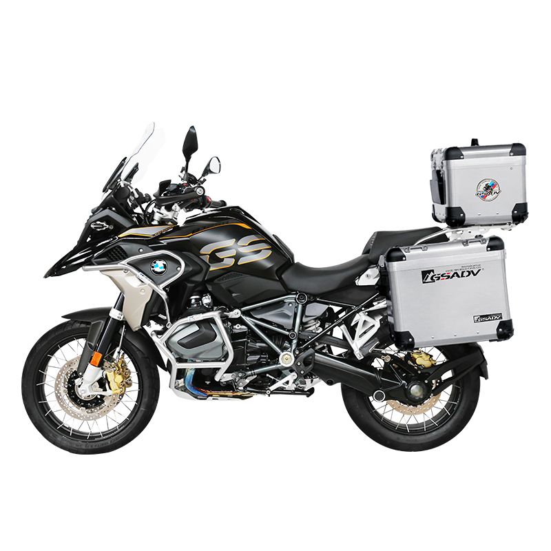 Three silver cases of zing style