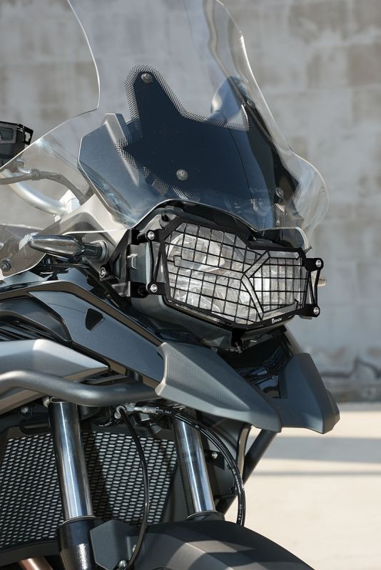 Headlight guard mesh