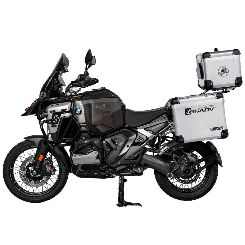 Three cases of zing aluminum-magnesium alloy - Silver