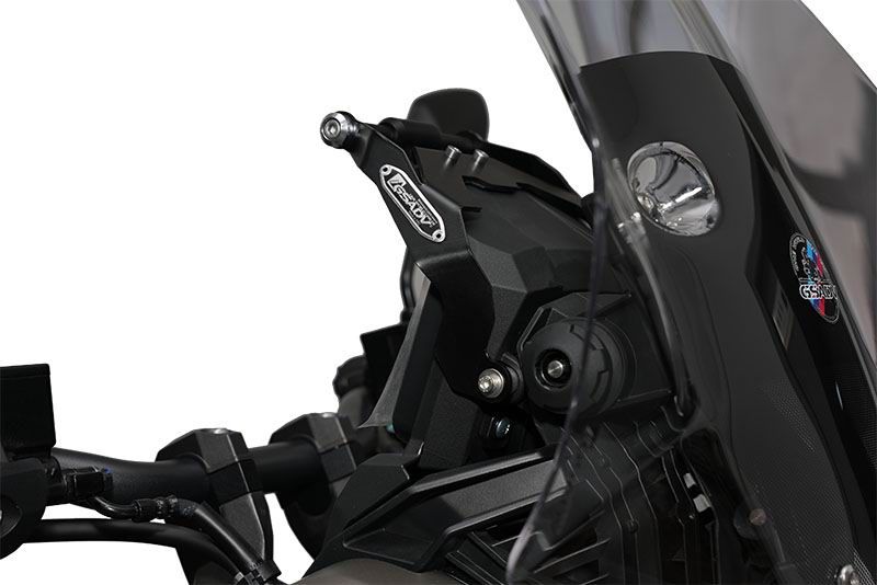 Navigation expansion bracket