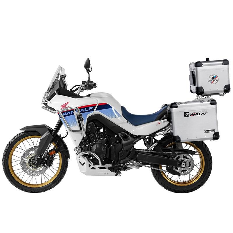 Three cases of zing aluminum-magnesium alloy - Silver